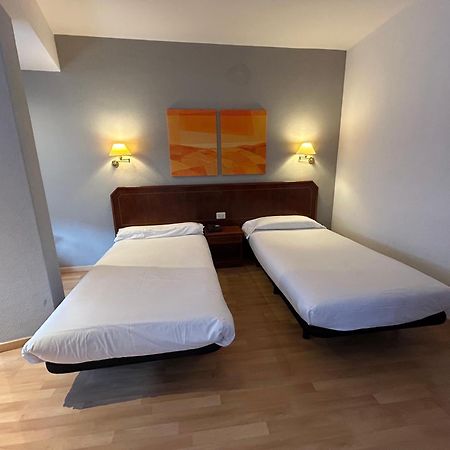 Hotel Unzaga Plaza Éibar Esterno foto
