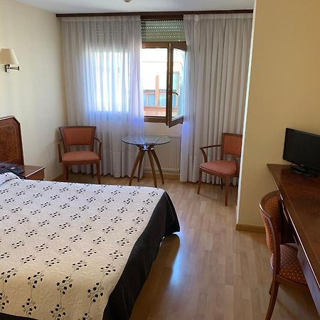 Hotel Unzaga Plaza Éibar Esterno foto