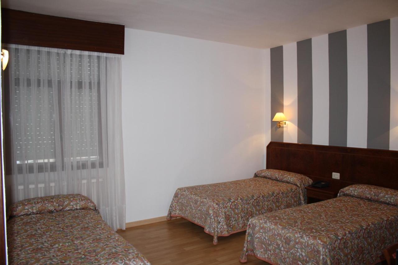 Hotel Unzaga Plaza Éibar Esterno foto