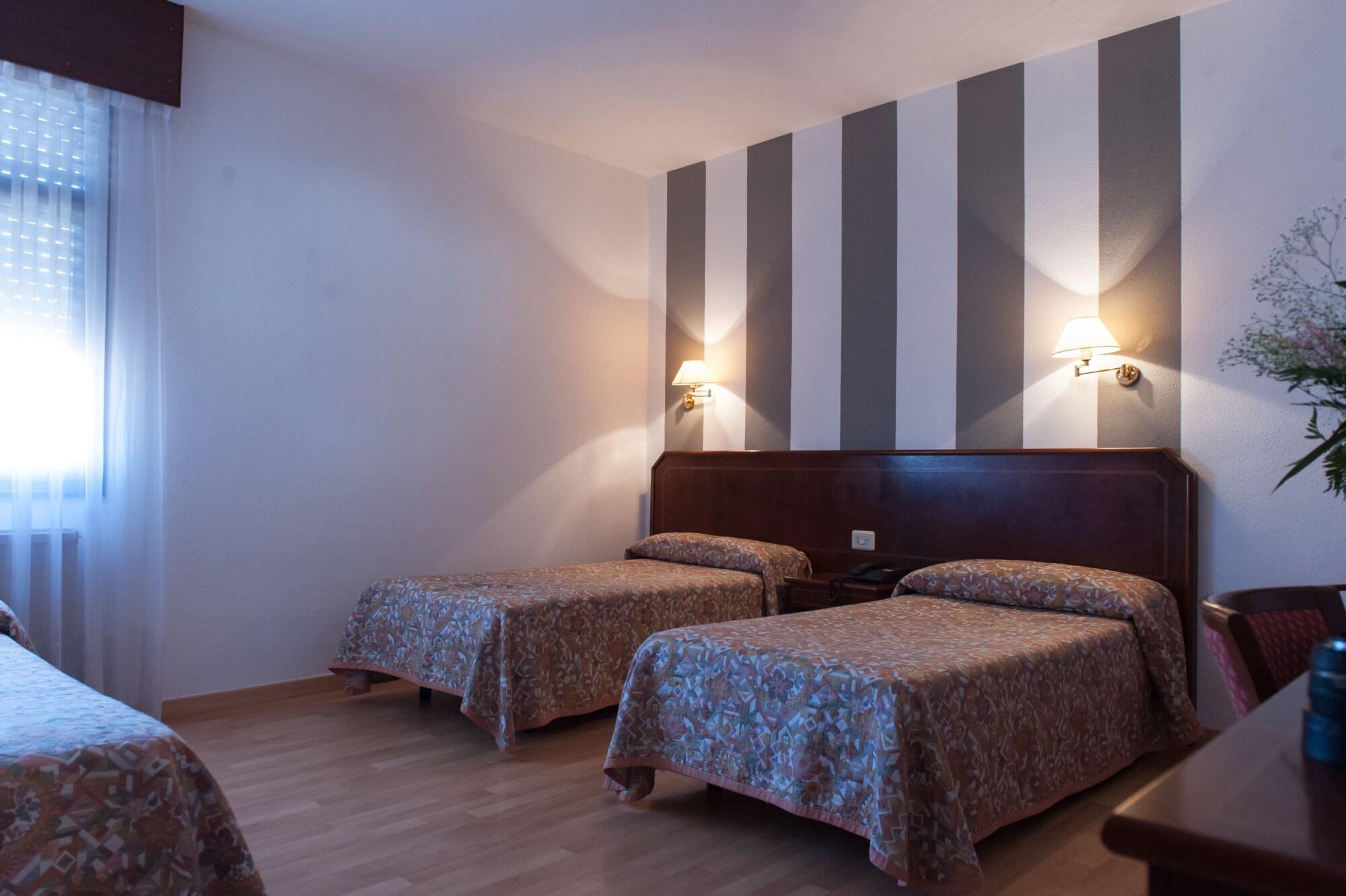 Hotel Unzaga Plaza Éibar Esterno foto