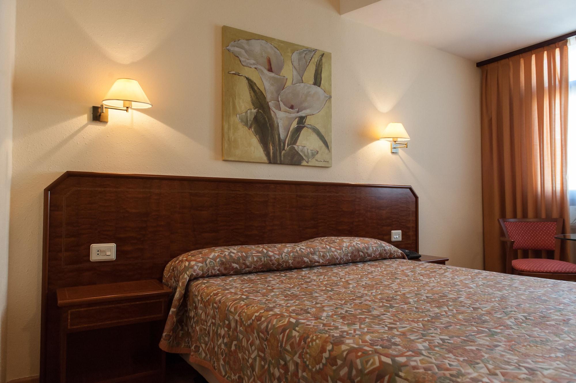 Hotel Unzaga Plaza Éibar Esterno foto