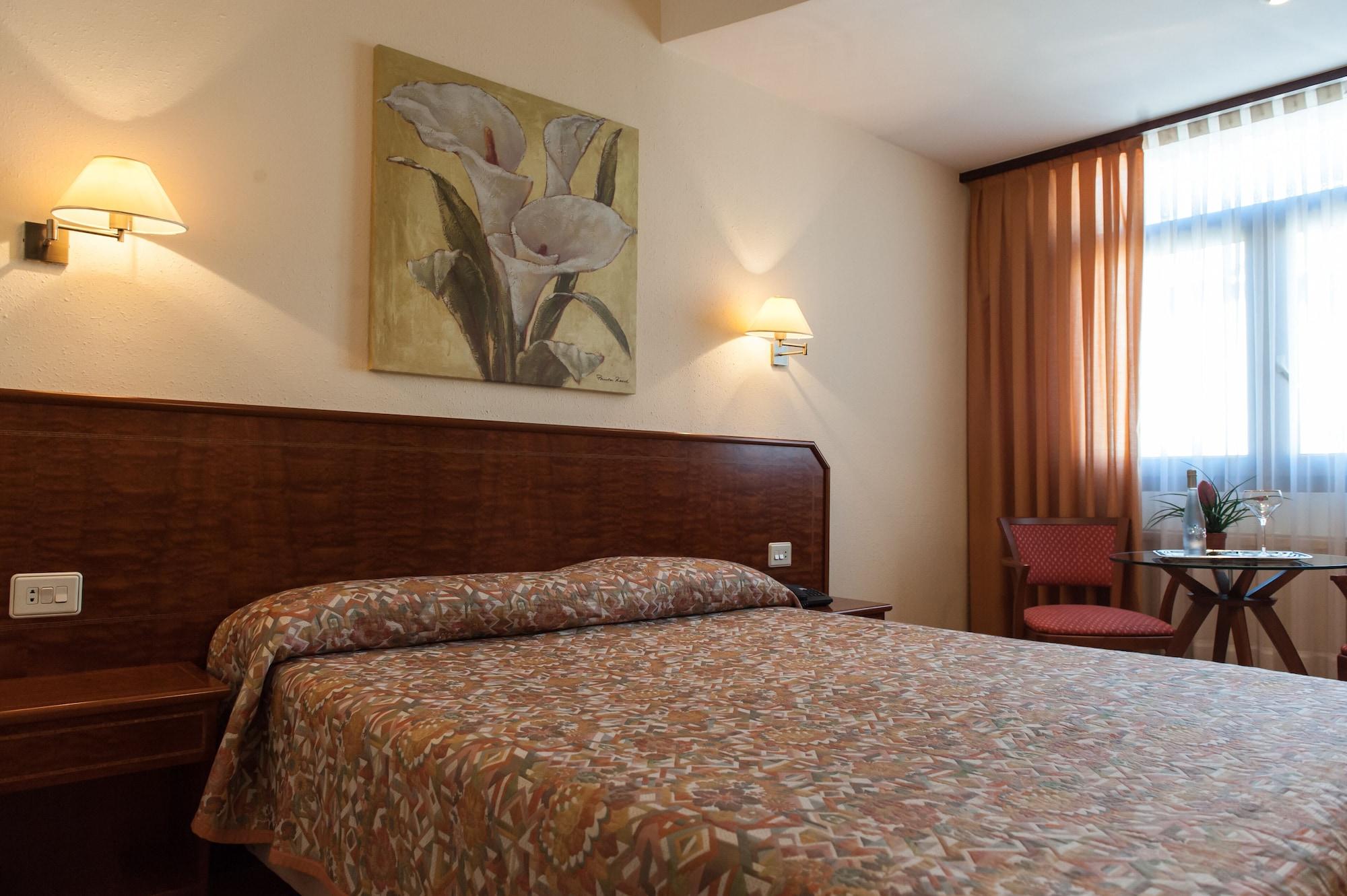 Hotel Unzaga Plaza Éibar Esterno foto