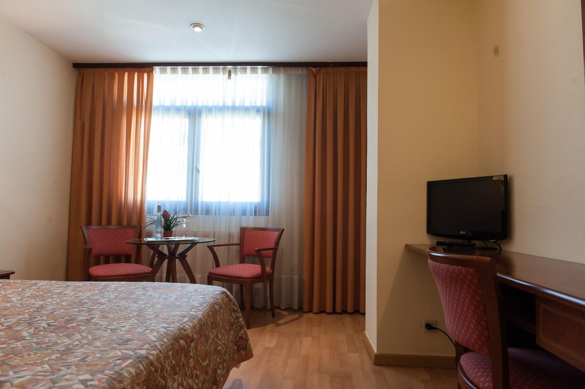 Hotel Unzaga Plaza Éibar Esterno foto