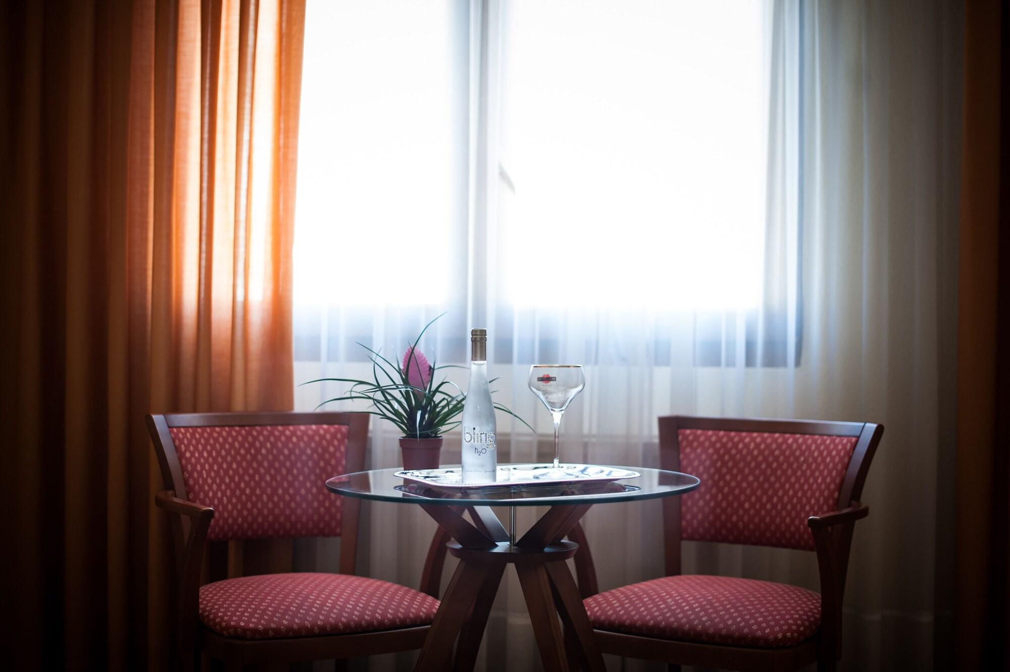 Hotel Unzaga Plaza Éibar Esterno foto