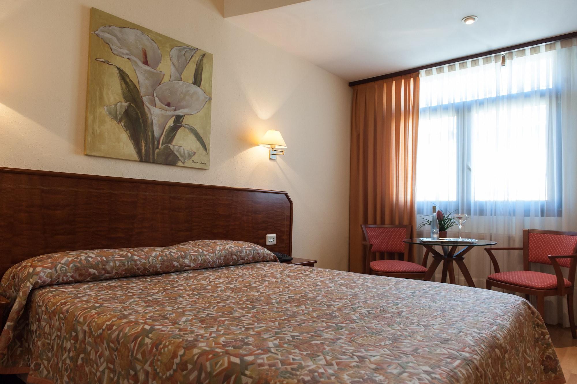 Hotel Unzaga Plaza Éibar Esterno foto