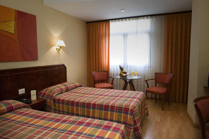 Hotel Unzaga Plaza Éibar Esterno foto