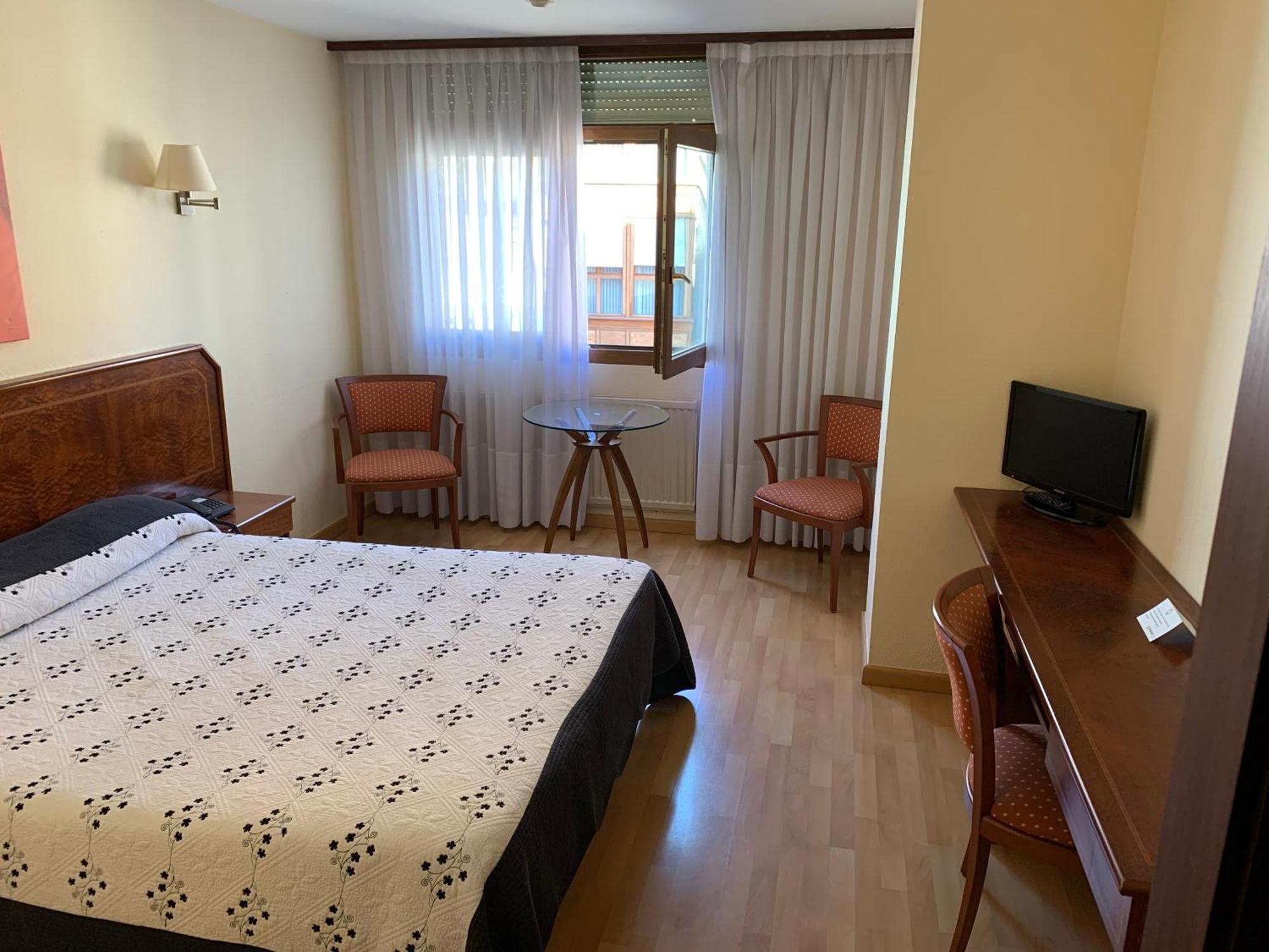 Hotel Unzaga Plaza Éibar Esterno foto