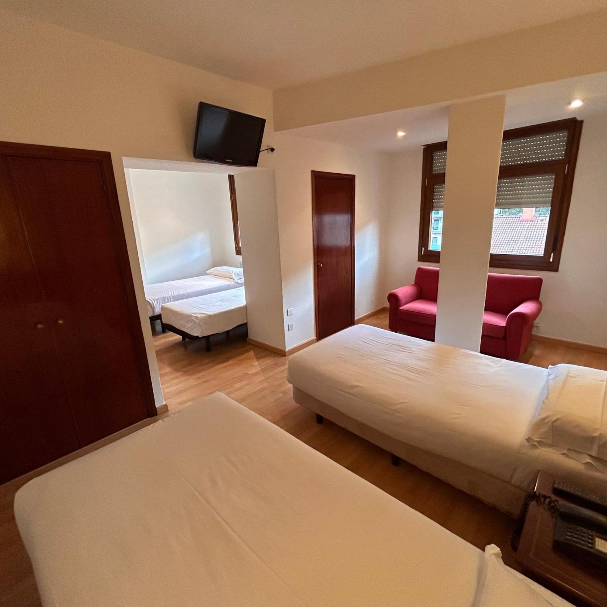 Hotel Unzaga Plaza Éibar Esterno foto