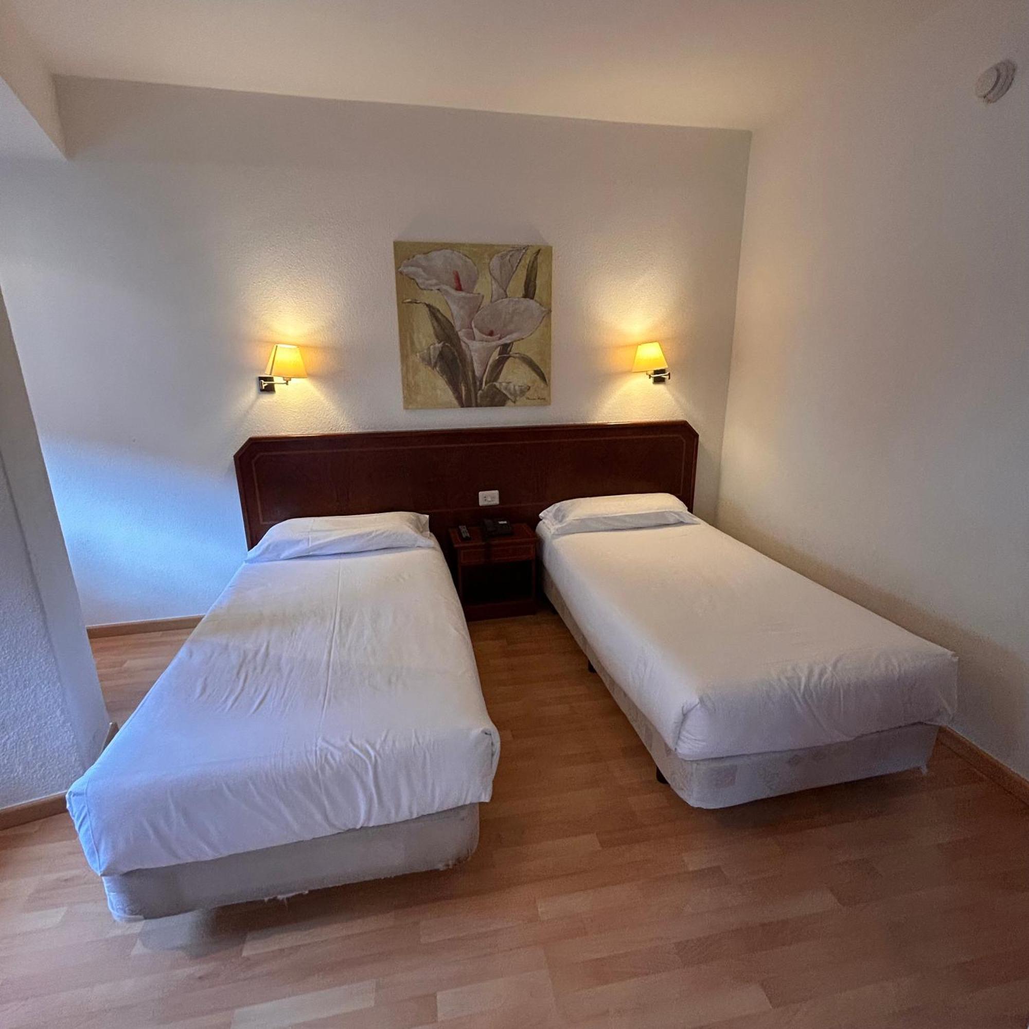 Hotel Unzaga Plaza Éibar Esterno foto