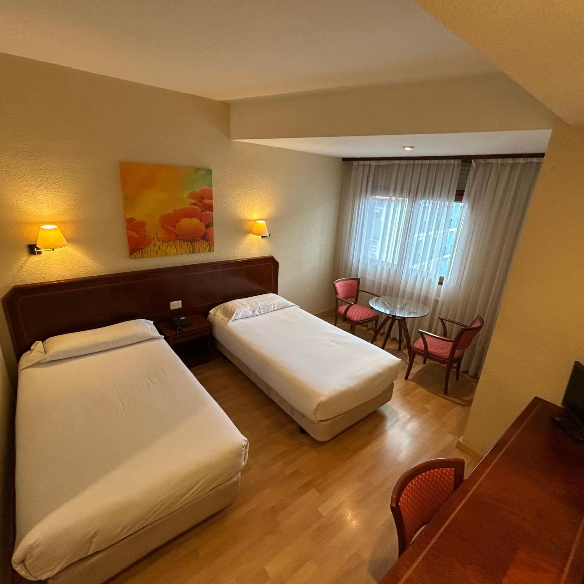 Hotel Unzaga Plaza Éibar Esterno foto