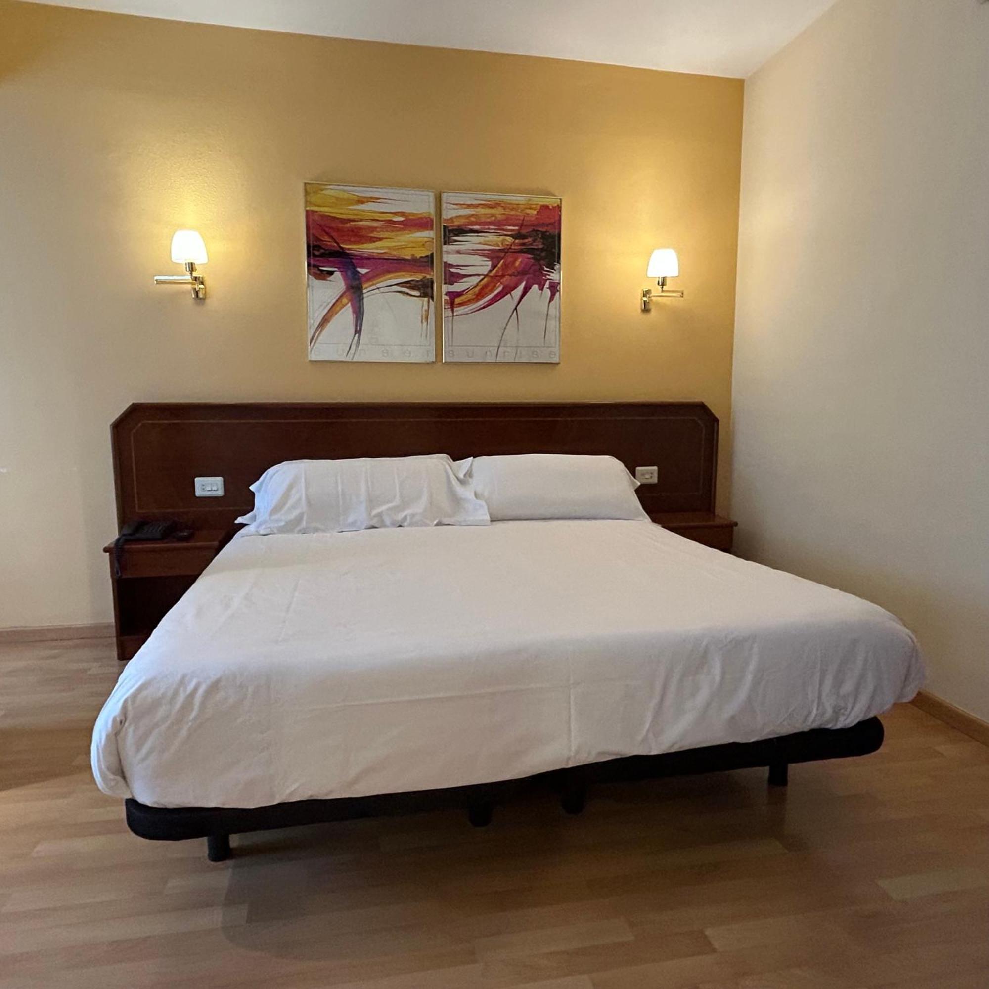 Hotel Unzaga Plaza Éibar Esterno foto