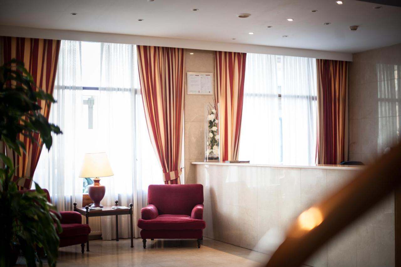 Hotel Unzaga Plaza Éibar Esterno foto