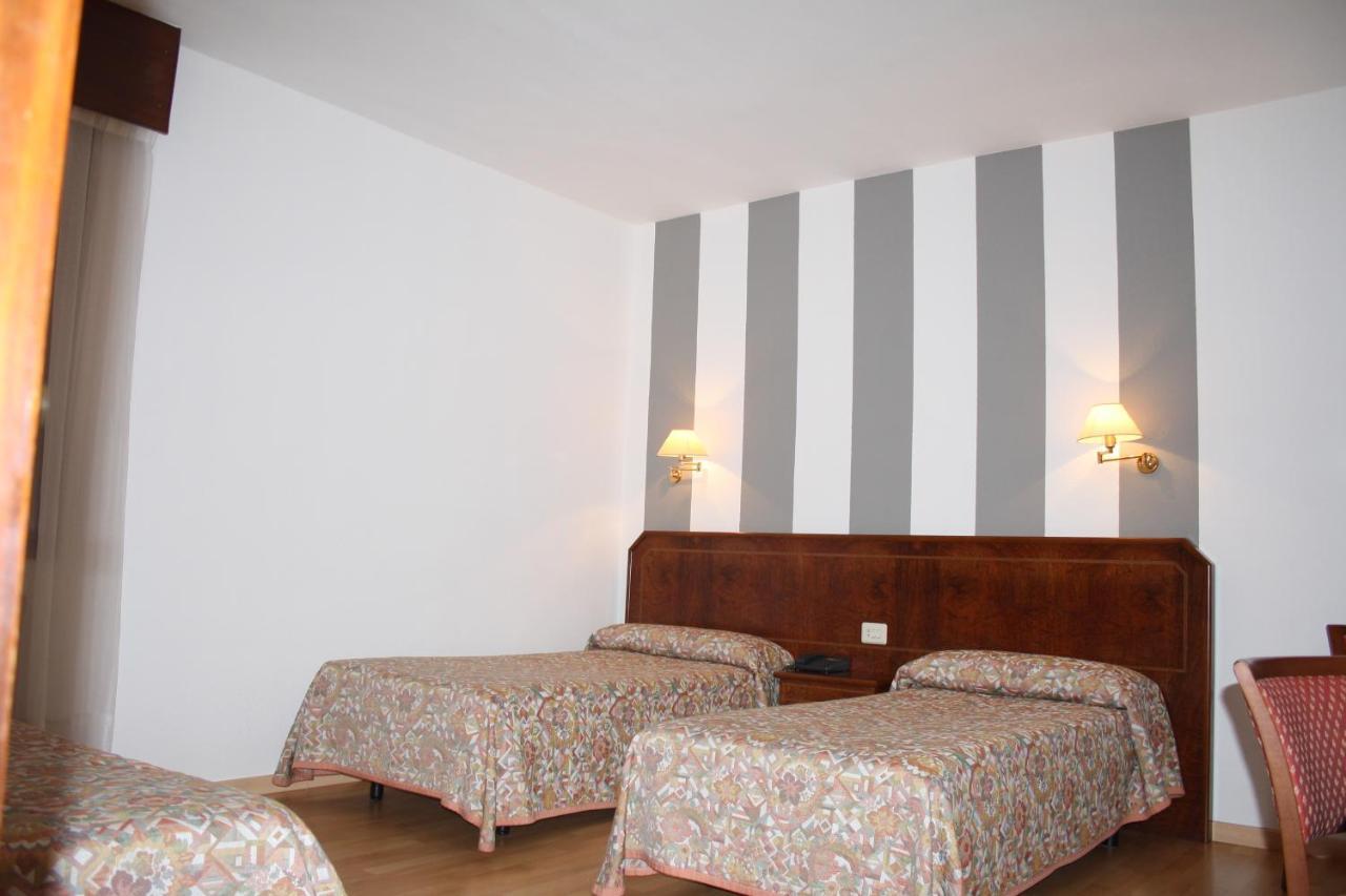 Hotel Unzaga Plaza Éibar Esterno foto