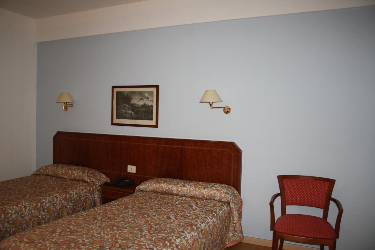 Hotel Unzaga Plaza Éibar Esterno foto