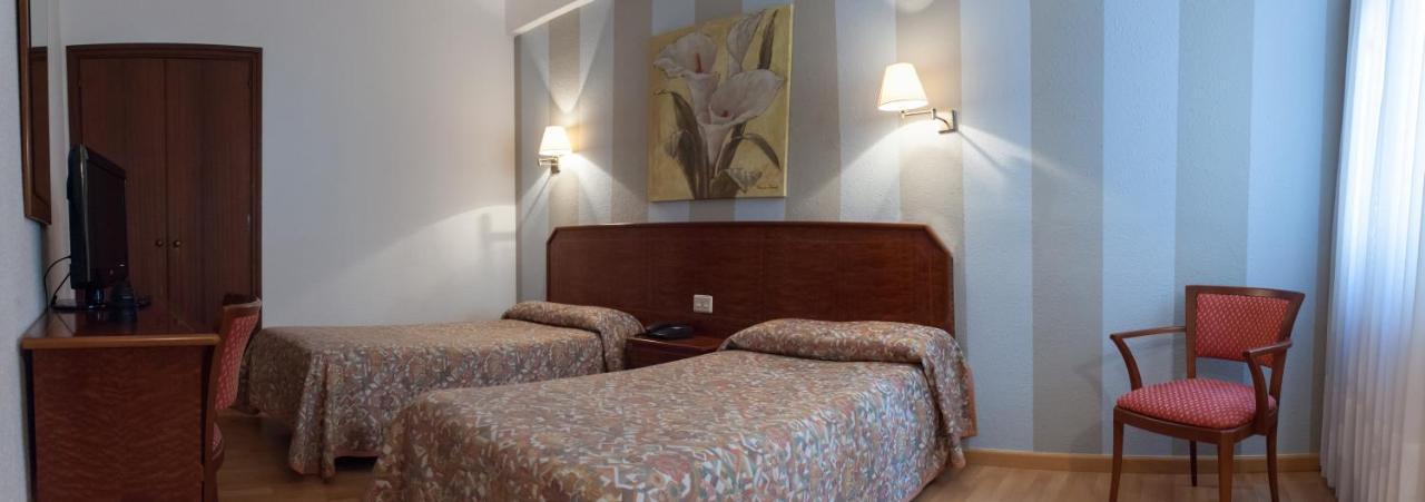 Hotel Unzaga Plaza Éibar Esterno foto