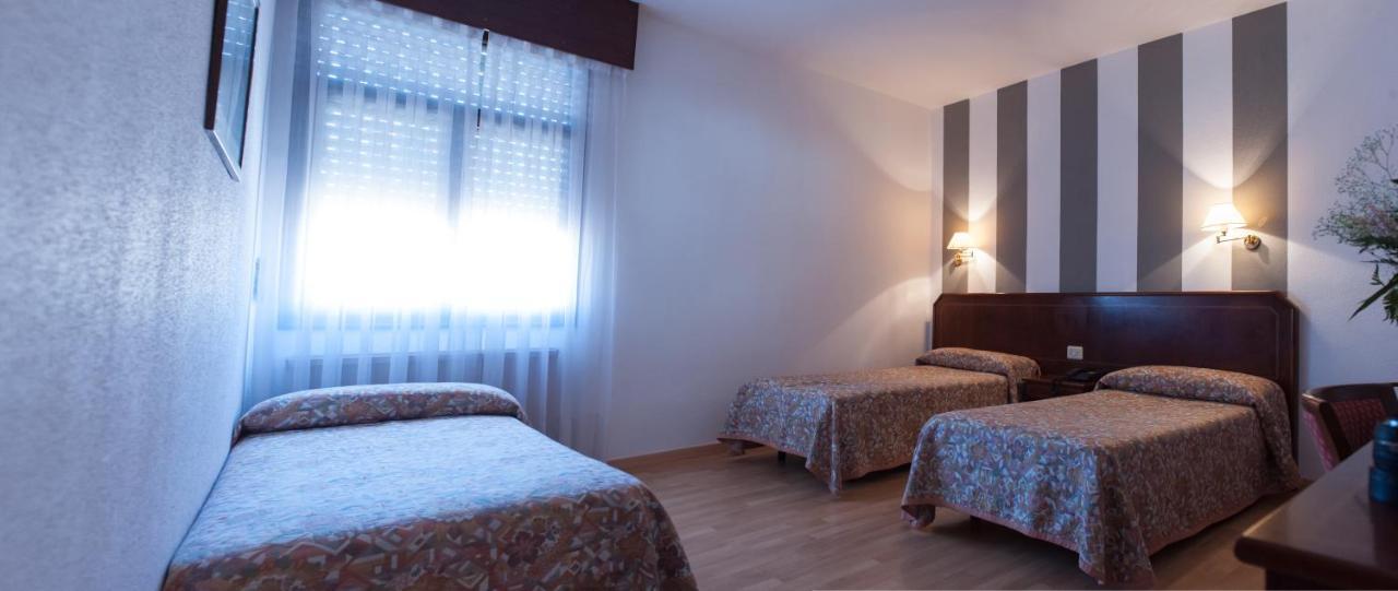 Hotel Unzaga Plaza Éibar Esterno foto